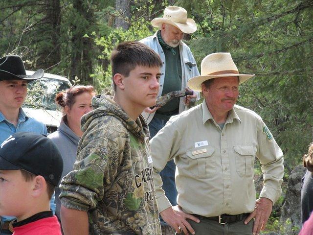 Students & Wilderness Ranger Bill Goslin